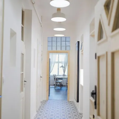 Symphony Close To The Historic Center With Self Check In Apartment *