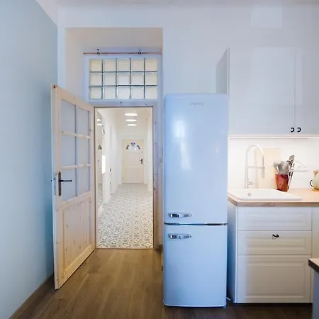 Symphony Close To The Historic Center With Self Check In Apartment