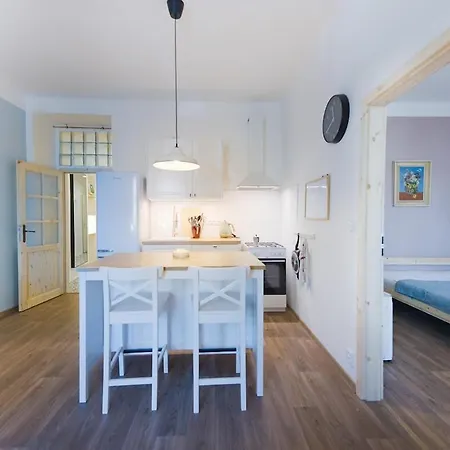 Symphony Close To The Historic Center With Self Check In Apartment Plzen